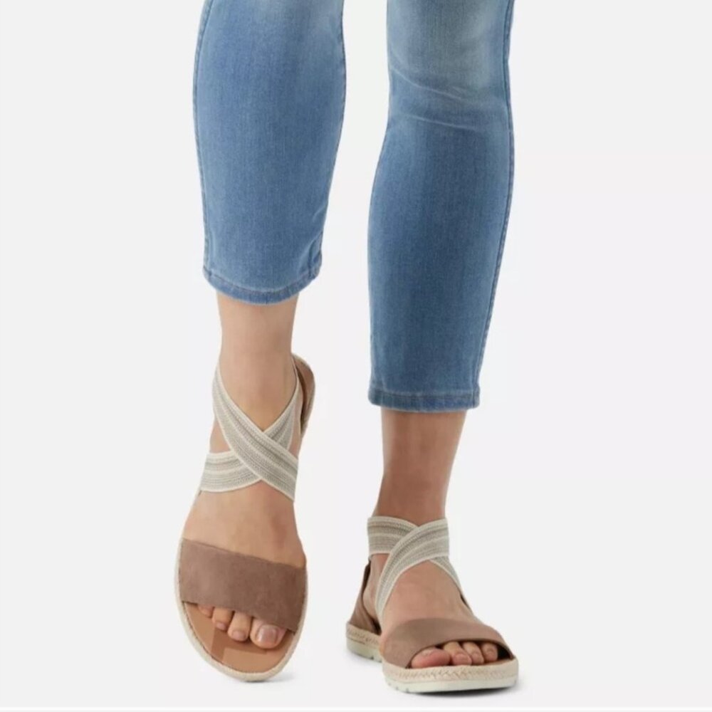 Sorel Ella sandals Tan sandals women’s size 9 criss cross ankle